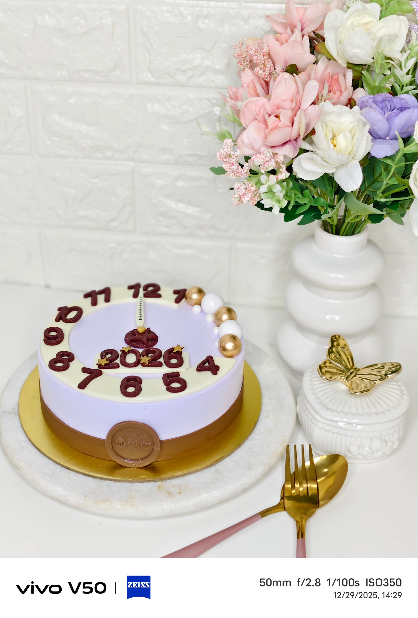 Caramel New year cake