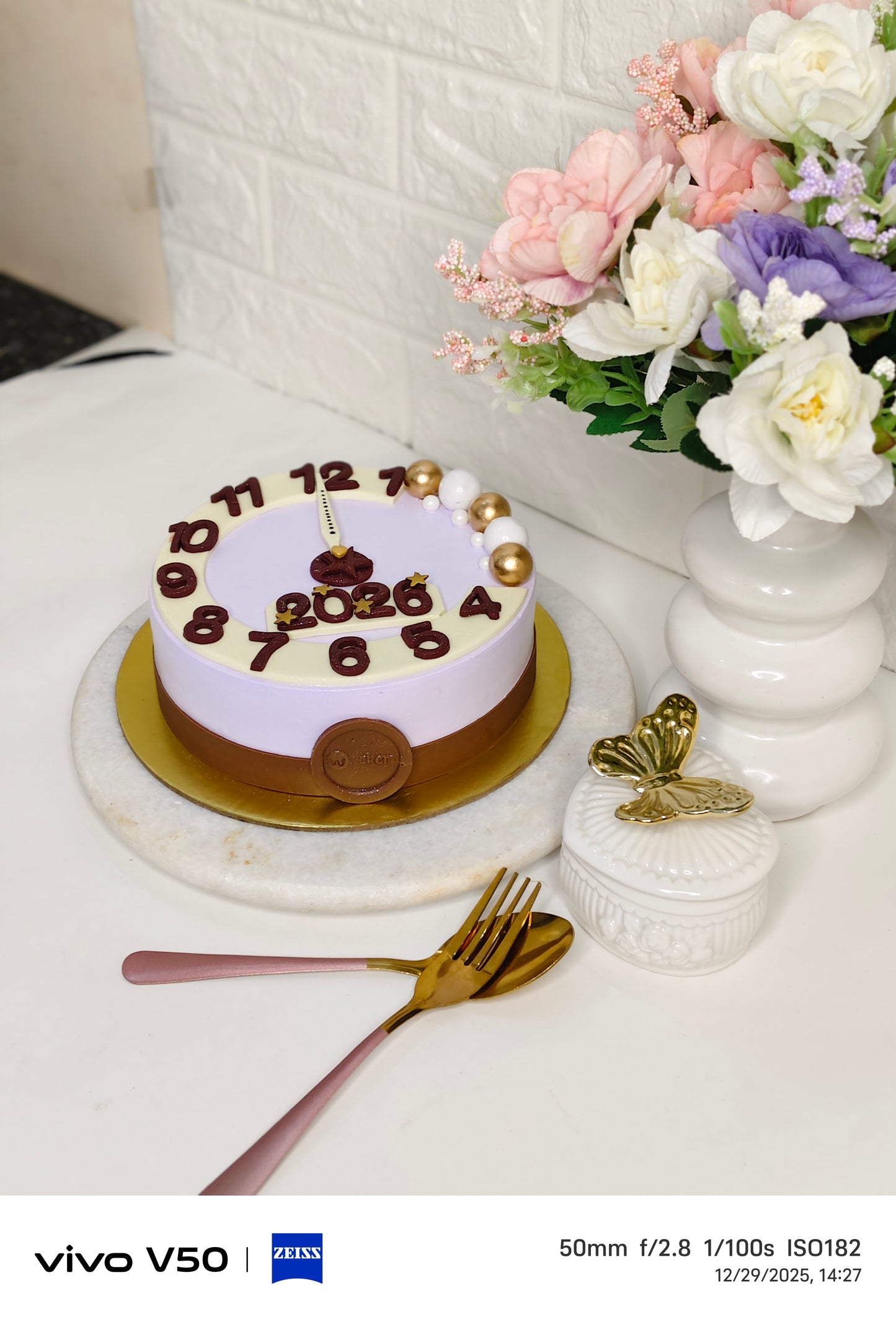 Caramel New year cake